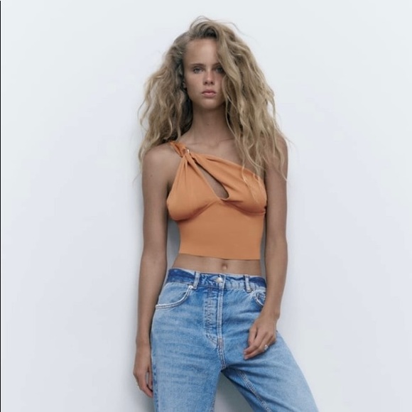 Sold - Picture 3 of 10